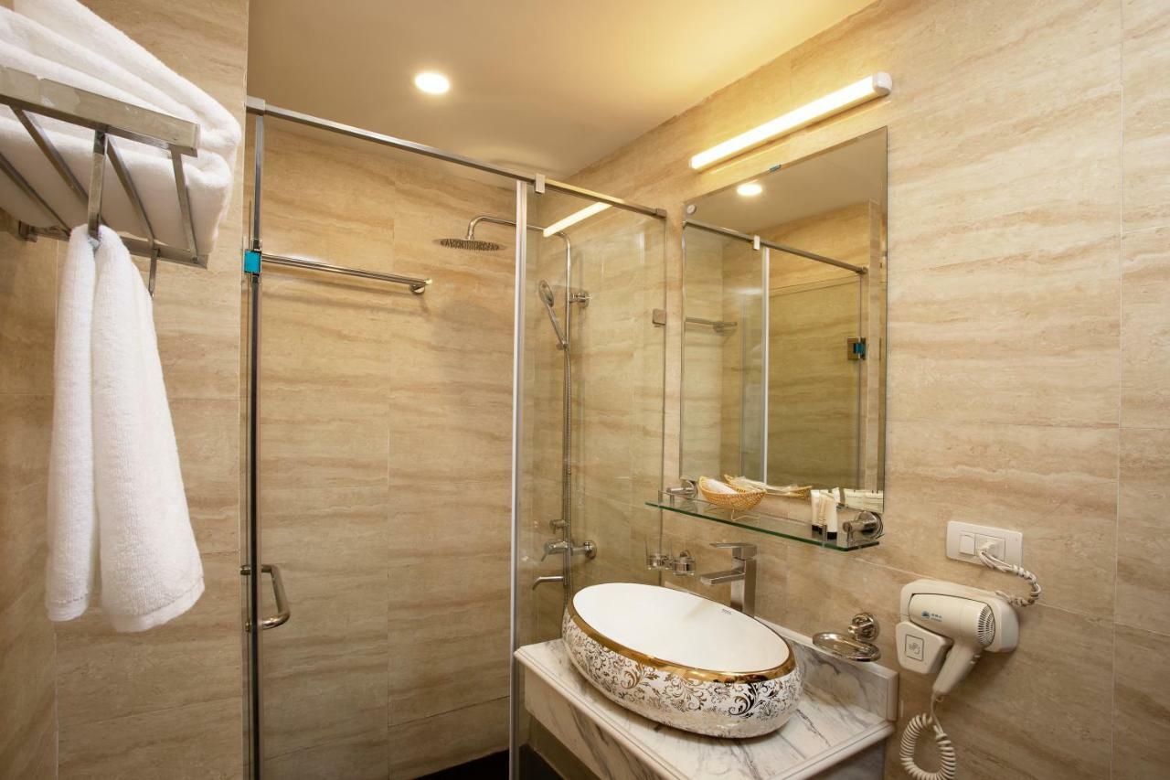 Cosmo Garden Hotel & Spa ハノイ市 エクステリア 写真